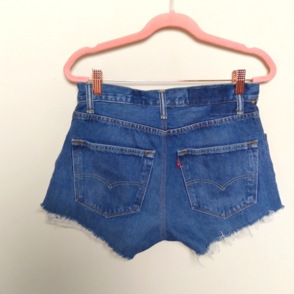 Levi's Light Wash 100% Cotton Button Fly Cut Off Jean Shorts - Picture 2 of 14